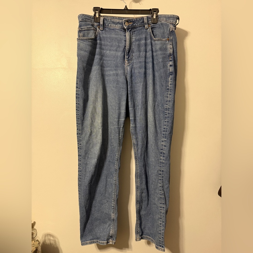 American Eagle Outfitters Classic Mom Jeans Size 12 Long Medium Wash